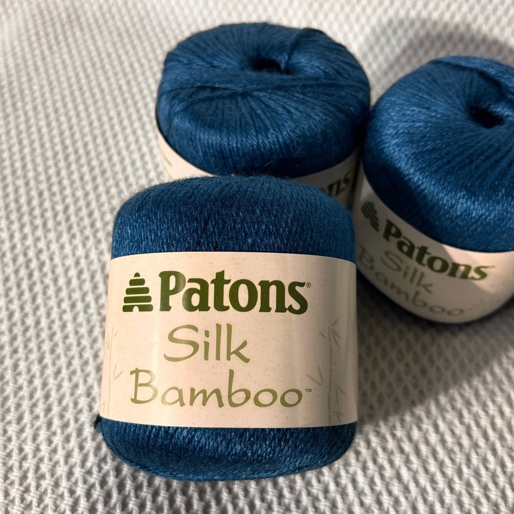Patons Silk Bamboo Yarn - Sapphire Lot of 4 NEW WITH TAG - Picture 2 of 5
